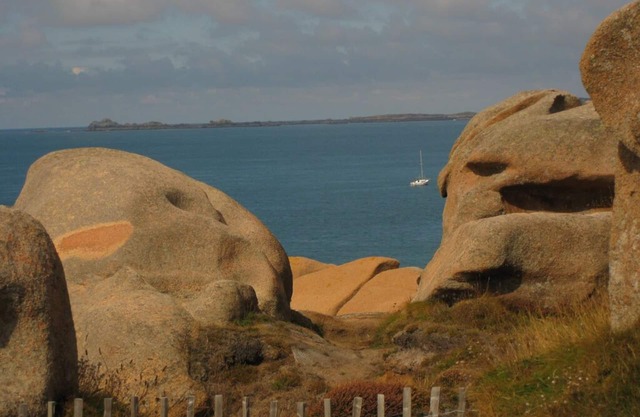 BEAUTIFUL VIEWS! Feet on Paimpol Bay. L'Ile Brehat 5km Top comfort /quality