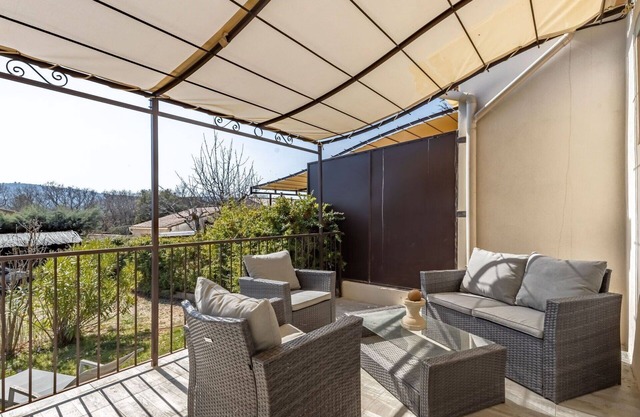 Beautiful villa for 4 guests with WIFI, private pool, TV and terrace