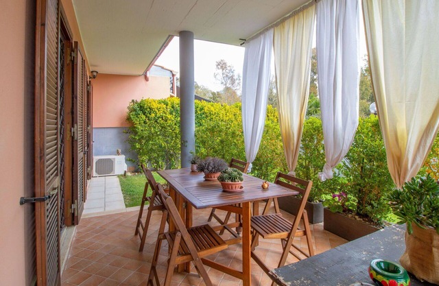 Beautiful villa for 5 guests with WIFI, A/C, TV, patio and parking