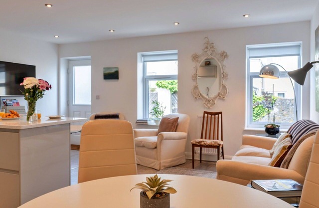 Beautiful villa for 6 guests with WIFI, terrace and parking