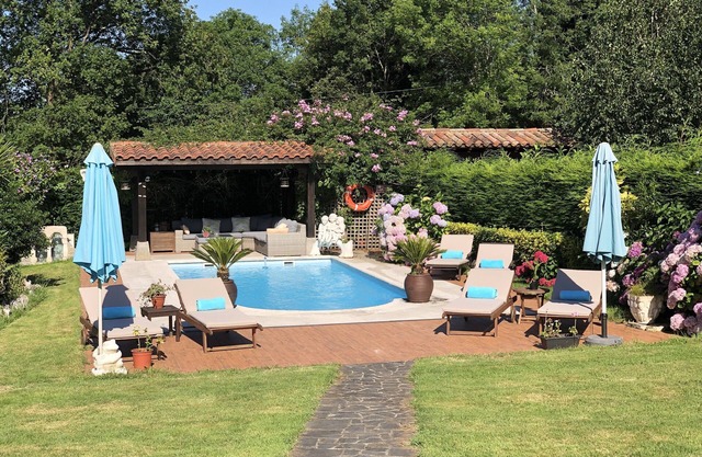 Beautiful villa in meluerda with pool