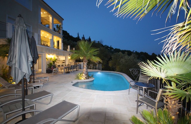 Beautiful villa, recent comfortable well equipped, with swimming pool, air conditioning, wifi
