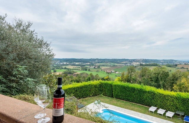 Beautiful villa with WIFI, private pool, A/C, terrace, pets allowed and panoramic view