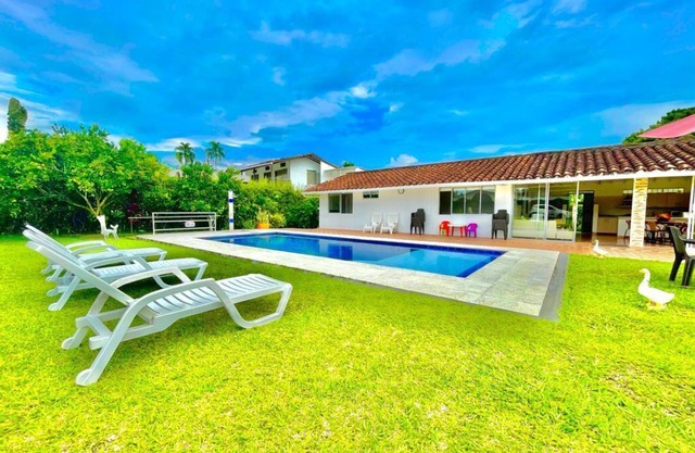 Beautiful Villa with 6Brd in Santagueda