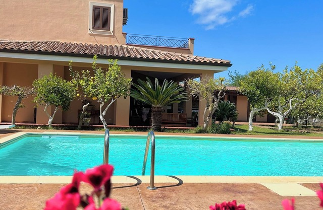 BEAUTIFUL villa with pool for exclusive use comfort near sea ideal relaxation