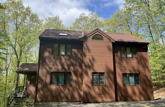 Beautiful Waterville Estates country home