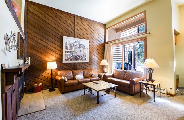 Beautifully remodeled 2 bedroom ski in/out townhome at the Cedars