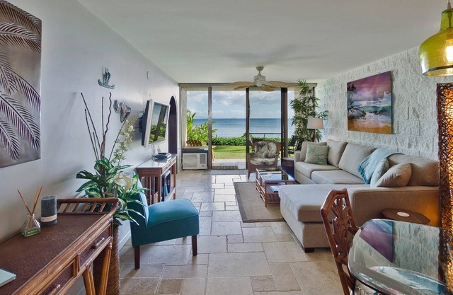 Beautifully Upgraded, Beachfront, Ground Floor.Dream Vacation! #118