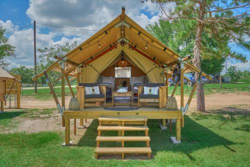 BeeWeaver Luxury Glamping - Idyllic Hive Check