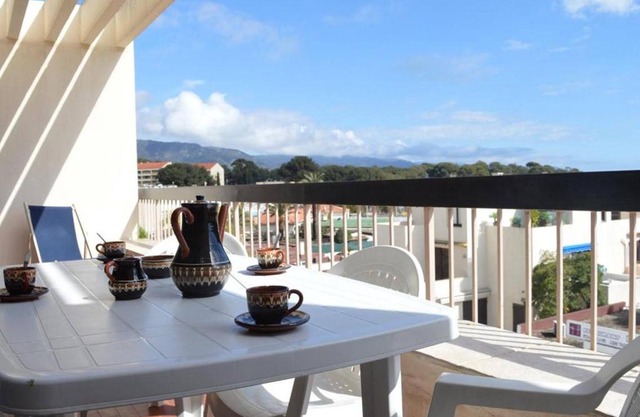 Bel Appt 2P pour 4 à Bormes-les-Mimosas, en face de la plage - FR-1-251-229
