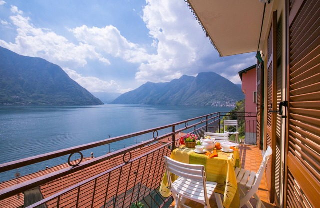 Bella Lake View