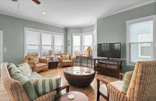 Bella Vita, Oceanfront Retreat