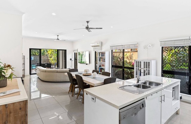 Belle Escapes 14 Beachfront in Trinity