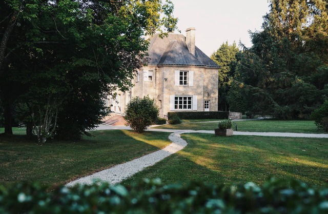 Belle Propriété au Calme, à la Campagne Avec Parc et Étangs