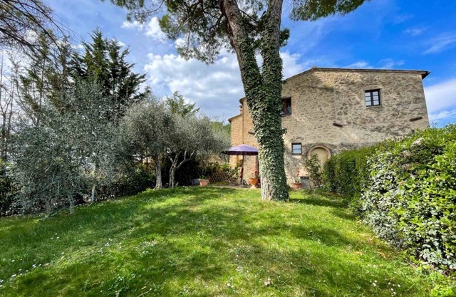 Belvedere di Giulia - countryside with pool