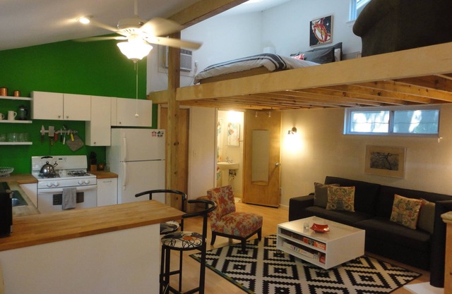 Best Central Location/Private Urban Oasis/Travis Heights Near SoCo & Downtown