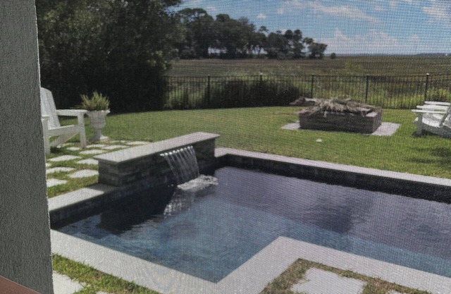 Best kept secret, very private 2 bedroom with amazing views.