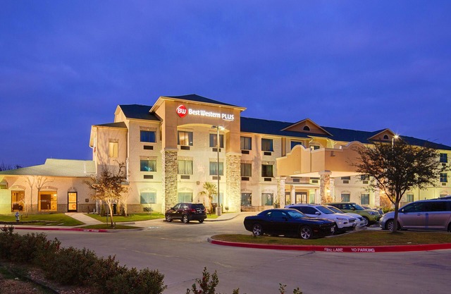 Best Western Plus Burleson Inn & Suites