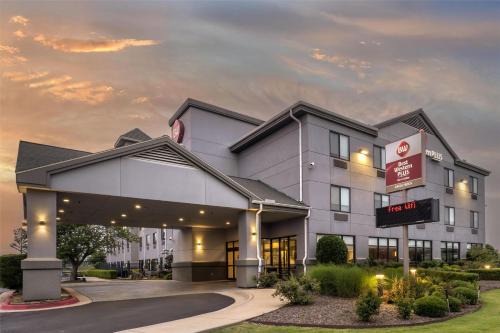 Best Western Plus Castlerock Inn & Suites