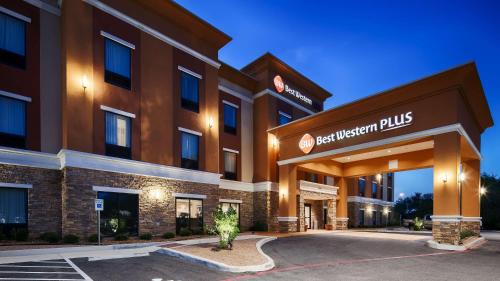 Best Western Plus Elmendorf Hotel San Antonio Hotel