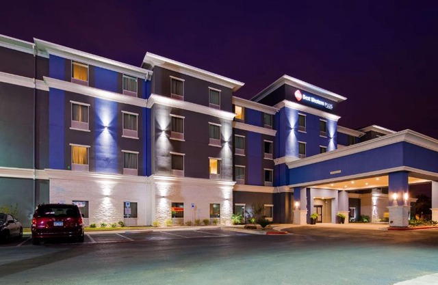 Best Western Plus Laredo Inn & Suites