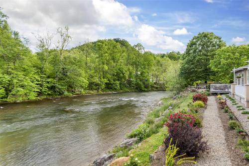 Best Western Plus River Escape Sylva/Dillsboro