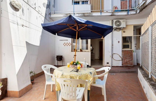 Between the Center and the Sea Apartment with terrace