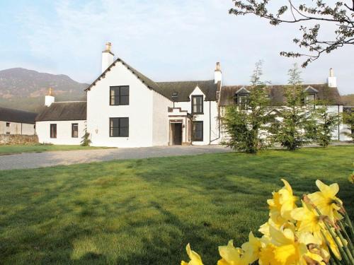 Biallid House