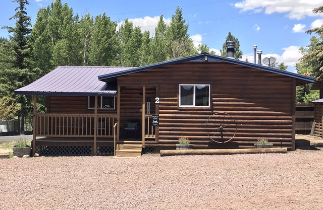 Big Bear Cabin at White Mountain Lodge