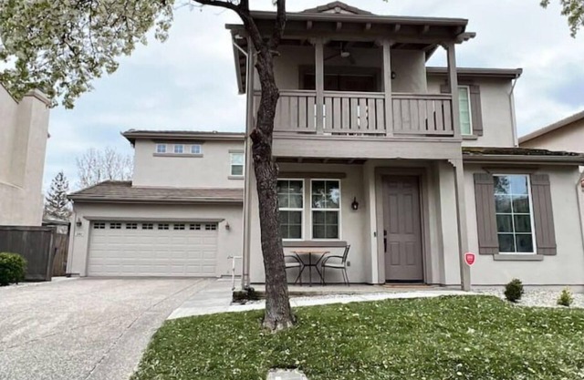 BIG Beautiful Home 2Miles SAC Airport 8 Min DownTown DOCO Old Sac, Discovery Prk