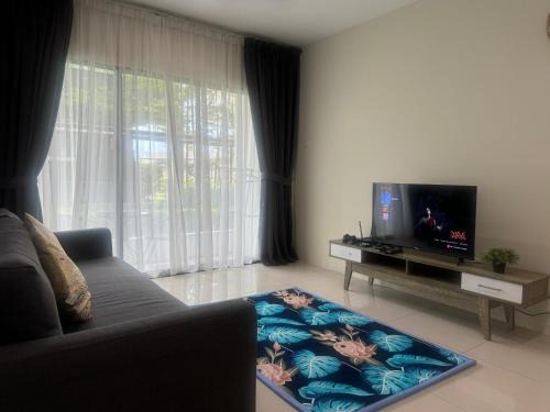 Big big big family escape 4BR side pool view, Ipoh