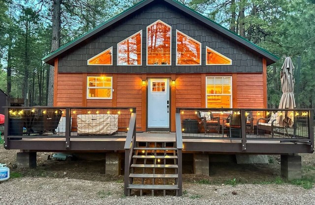 Big Buck | Micro-cottage Loft Lakes nearby