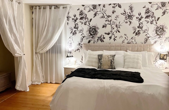 Big City Haven | Safe & Spacious 2BR Retreat near NYC w/Porch, Sleeps 7