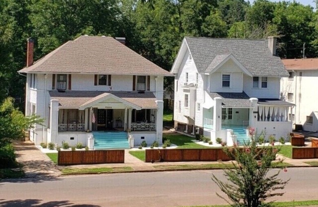 Big Groups & Events Welcome! 2 Home Estate!