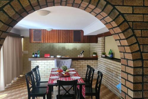 Big Holliday house with pool