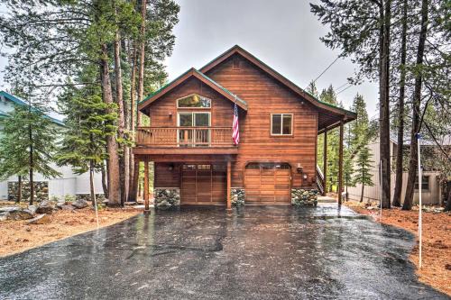 Bikes, Grill and Views Luxe Truckee Cabin!