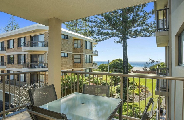 BILINGA GARDENS, UNIT 7 - Simple unit right on Bilinga Beachfront