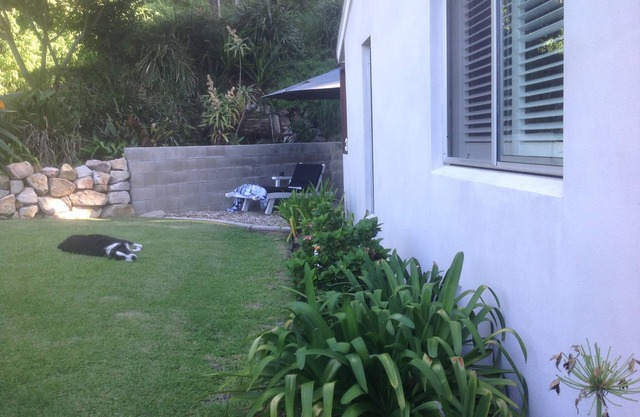 Billy's Beach Retreat-Coolum Beach- Pet friendly home-linen included-free Wi-Fi