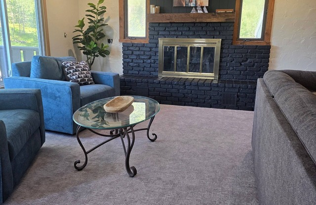 Bison Loft Suite- Trailers/UTV's/Bikers Welcome