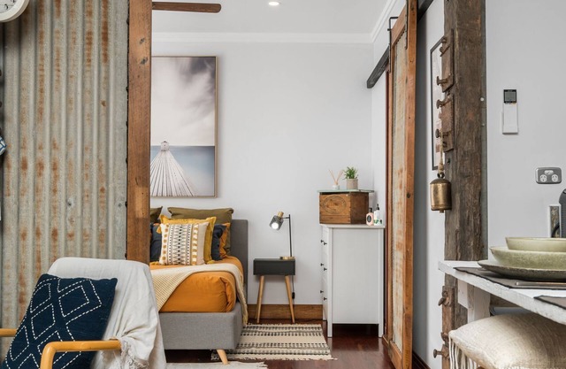 Black Beauty Studio - Bangalow Secluded Heaven