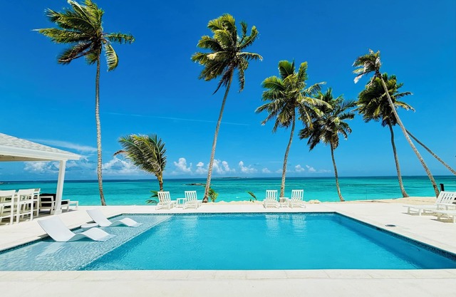 Blessing on the Bay - Brand New 4 bedroom Luxury Beachfront house