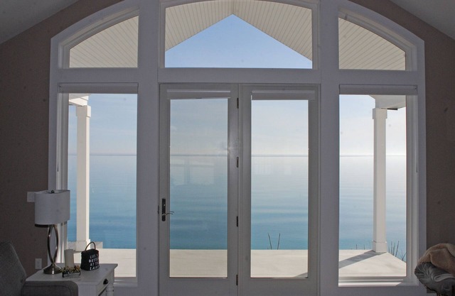 Bliss On The Bluff- Luxury Lake Huron Vacation Getaway