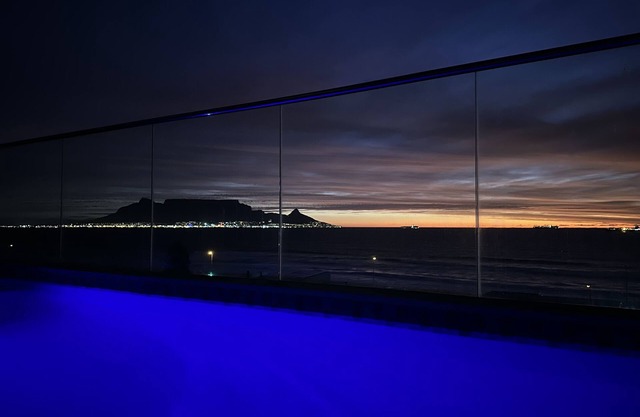 Bloubergstrand Penthouse Style apartment, private pool and fantastic views