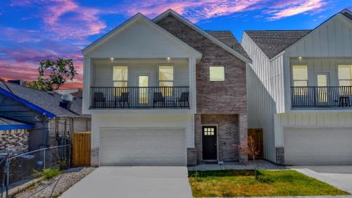 Blue Dream Houston-10mins-Downtown- MinuteMaidPark