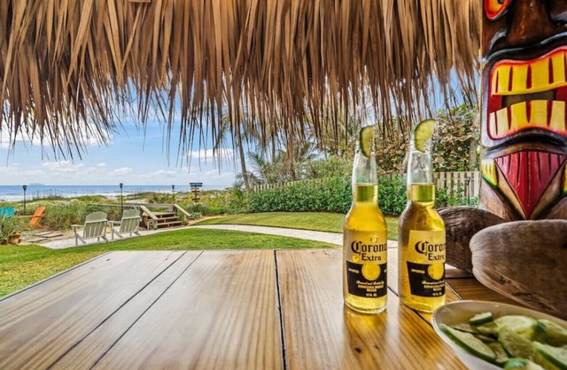 Blue Horizon Oceanfront Home l Sleeps 14 l Private Beach Access