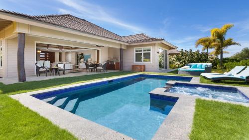 BLUE LAGOON Single Level 4BR KaMilo Home with Pool and Cottage