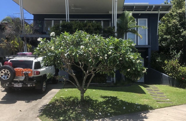 Blue Moon Beach House. Fabulous views. Free Wifi. Airconditioned bedrooms.