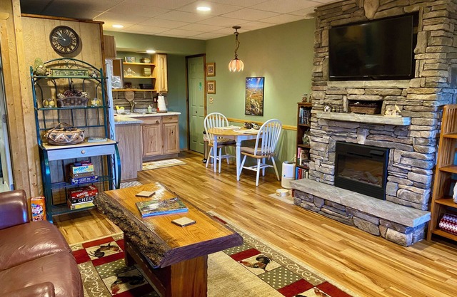 Blue Ridge Mountain Getaway,Pet-Friendly—Brevard is welcoming visitors!