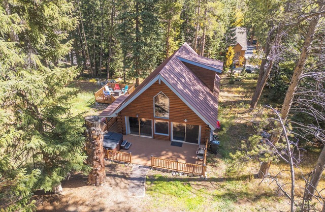 Blue River Basecamp - Brand New Hot Tub! Close to Ski Slopes, Downtown, & More!