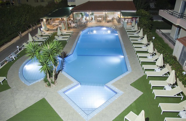Blue Sky Hotel Superior Apartment with garden view & pool